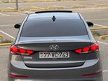 Hyundai Elantra-11