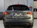 Infiniti QX70-8