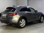 Infiniti QX70-10
