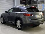 Infiniti QX70-9