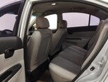 Hyundai Accent-12