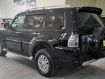 Mitsubishi Pajero-4