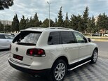 Volkswagen Touareg-8