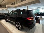 BMW X7-8