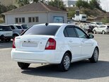 Hyundai Accent-7