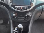Hyundai Accent-10