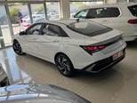 Hyundai Elantra-13
