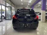 Nissan Tiida-12