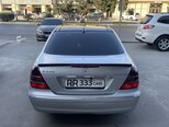 Mercedes E 240-4