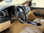 Kia Carnival-8