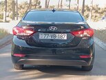 Hyundai Elantra-13