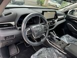 Toyota Highlander-12