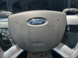 Ford Transit-12