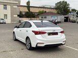 Hyundai Accent-4