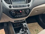 Hyundai Accent-12