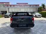 Mitsubishi L200-10