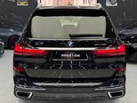 BMW X7-6