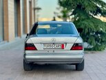 Mercedes E 220-12