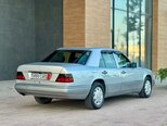 Mercedes E 220-11