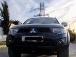Mitsubishi L200-1