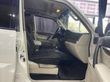 Mitsubishi Pajero-4