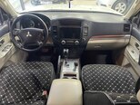 Mitsubishi Pajero-6