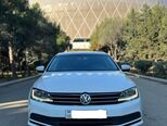 Volkswagen Jetta-1