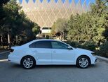 Volkswagen Jetta-4