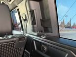 Land Rover Defender-7