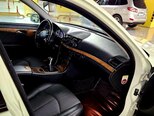 Mercedes E 200-11
