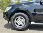Mitsubishi Pajero-4