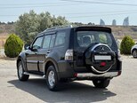 Mitsubishi Pajero-6