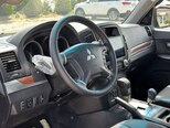 Mitsubishi Pajero-13