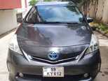 Toyota Prius V-1