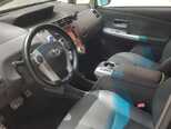 Toyota Prius V-10