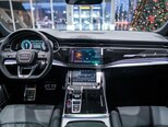 Audi Q8-13