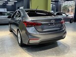 Hyundai Accent-11