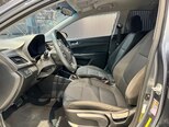 Hyundai Accent-17