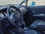 Nissan Tiida-12