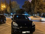 Porsche Cayenne-1