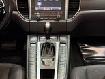 Porsche Macan-14