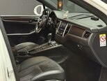 Porsche Macan-11