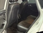 Porsche Macan-12