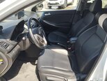 Hyundai Accent-12