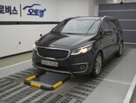 Kia Carnival-1