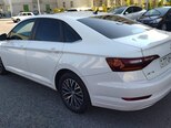 Volkswagen Jetta-12