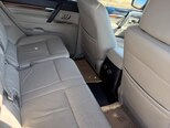 Mitsubishi Pajero-12