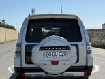 Mitsubishi Pajero-7