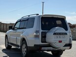 Mitsubishi Pajero-5