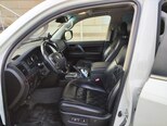 Toyota Land Cruiser-9